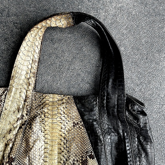 Beirn Snake skin patchwork hobo style bag - Picture 3 of 6